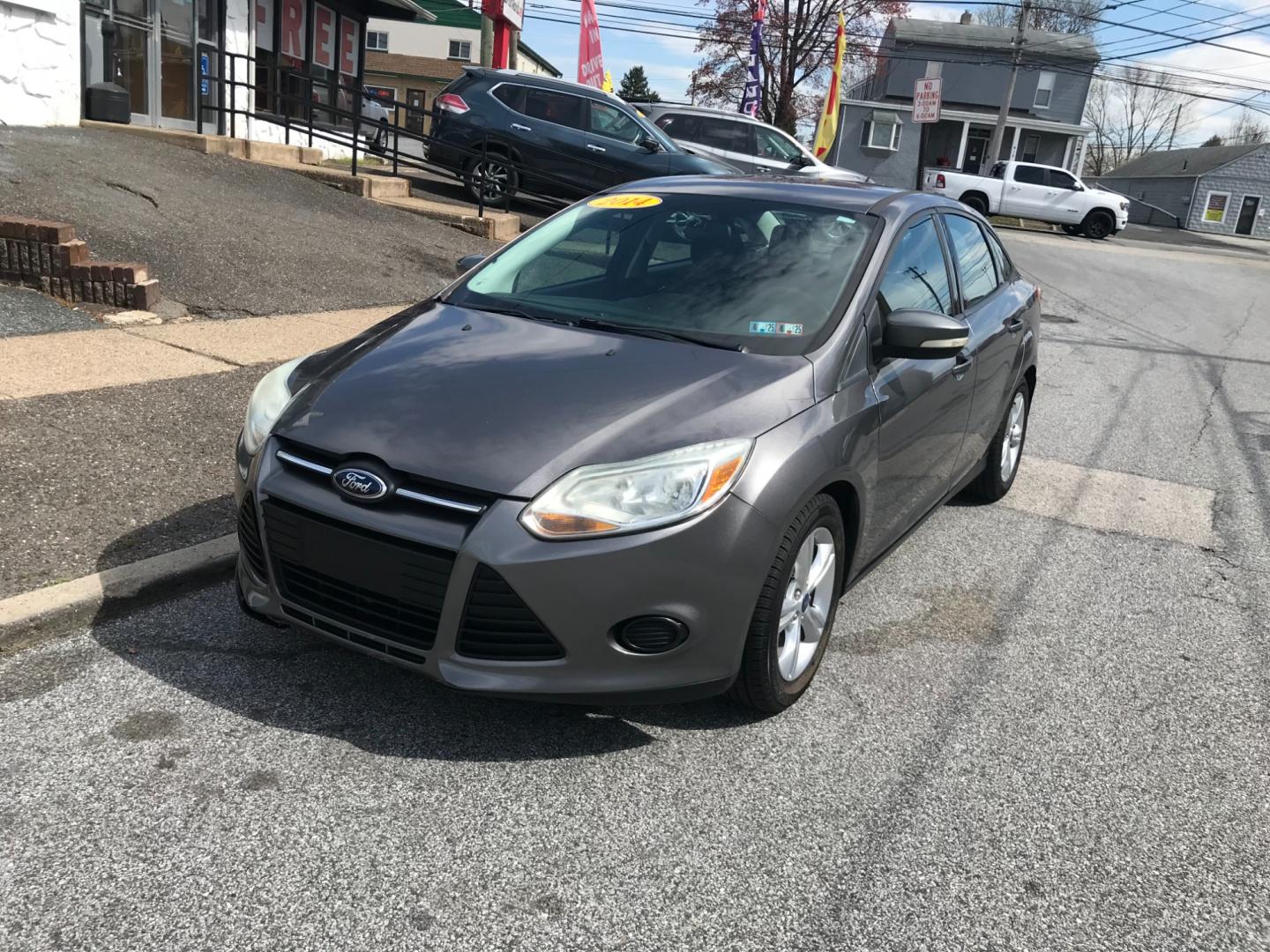 2014 Gray /Gray Ford Focus (1FADP3F23EL) with an 2.0 engine, Automatic transmission, located at 577 Chester Pike, Prospect Park, PA, 19076, (610) 237-1015, 39.886154, -75.302338 - Photo#2